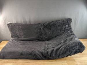 lot 129 image: Large Dog Bed 40x30x3 Gray B