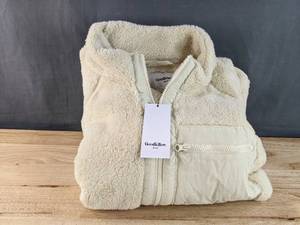lot 104 image: Brand New Womens Goodfellow & Co Zippered Fleece in Cream Size L N