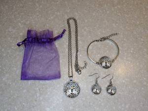 lot 451 image: New Tree Of Life Glass Cabochon Alloy Necklace Pierced Earrings Bangle Set Silvery P
