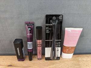 lot 564 image: Brand New Assorted Covergirl Makeup - Lips, Eye Liner, and more N