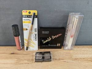 lot 569 image: Brand New Assorted Revlon Makeup - Eyes, Lip Gloss, Highlighting Palette N