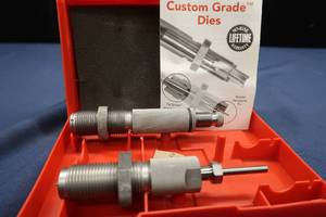 lot 18 image: HORNADY CUSTOM GRADE 30-06 RELOADING DIES