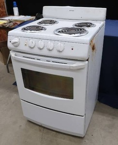 lot 33 image: HOTPOINT ELECTRIC RANGE OVEN