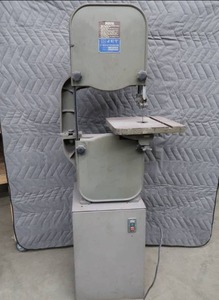 lot 38 image: JET 14 WOOD CUTTING BAND SAW