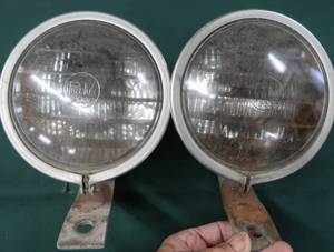 lot 60 image: PAIR OF VINTAGE PER-LUX 200T FOG LAMPS