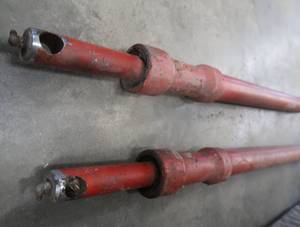 lot 62 image: SET OF HYDRAULIC LIFT PARTS