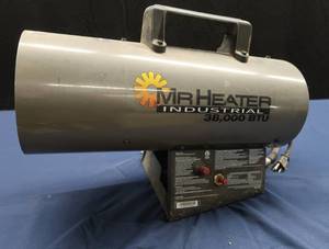 lot 70 image: MR HEATER INDUSTRIAL 38,000 BTU PROPANE HEATER