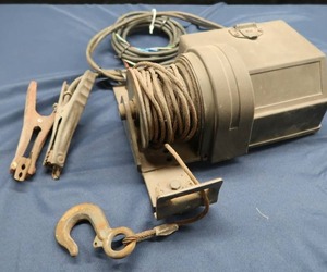 lot 71 image: OLD SCHOOL VINTAGE  JUMPER CABLE ADDAPTED WINCH