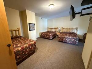 Luxury Getaway I 3 Night Suite Lodge Stay (May 16th - May 19th, 2025)
