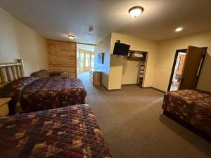 Luxury Getaway I 3 Night Suite Lodge Stay (May 16th - May 19th, 2025)