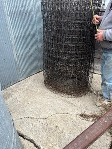 lot 3 image: Vintage Netting 5ft high approximately 20ft long  4x3 squares