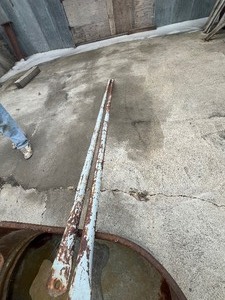 lot 5 image: 2 10ft Braces