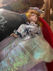 lot 47 image: Dolls & Doll Clothing