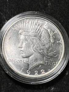 lot 39 image: 1922-D US PEACE SILVER DOLLAR IN AIRTITE