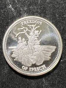 lot 61 image: 1 TROY OZ .999 FINE SILVER JOHNSON MATTHEY ROUND
