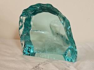 lot 49 image: Hovmantrop Aqua Blue Ice Block Glass Sculpture - Angel Fish