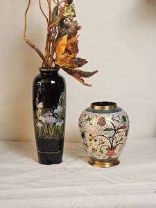 lot 74 image: Cloisonne Vase & Yamaji Dcor Vase