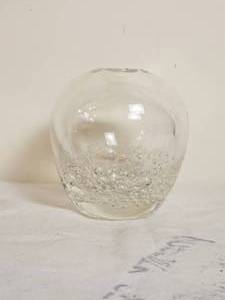 lot 21 image: Vintage Blodgett Sea Foam Oil Lamp