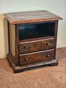 lot 35 image: Handsome Double Drawer Side Table from Castle Bromwich