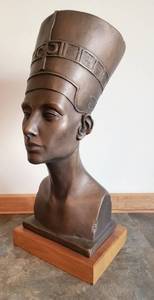 lot 114 image: 1961 Austin Production Cleopatra Bust Statue