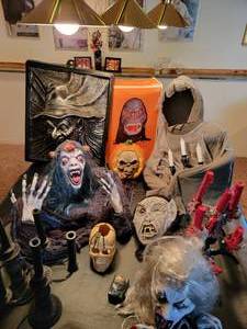 lot 129 image: Boo Massive Halloween Outdoor Decoration Collection