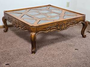 lot 22 image: Brilliant Vintage Scallop Shell Carved Coffee Table - Heritage