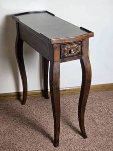 lot 64 image: Brilliant French Provincial Painted Accent Table