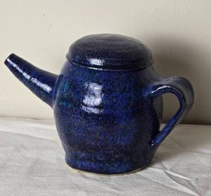 lot 137 image: SIGNED Cobalt Studio Art Ceramic Teapot
