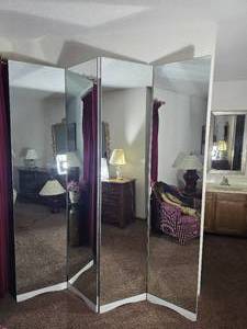 lot 59 image: Awesome Vintage 4-Panel Mirrored Screen