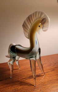 lot 75 image: Murano Style Glass Horse Figurine
