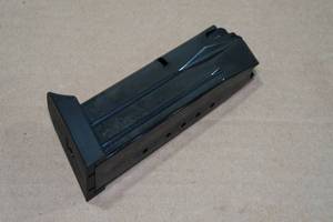 lot 14 image: Beretta 13 Round 9mm Magazine for PX4 Storm Pistol