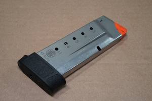 lot 26 image: Smith & Wesson 6 Round Magazine for .45 Auto M&P Shield Pistol