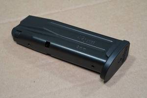 lot 31 image: Sig Sauer 15 Round Magazine for P320 9mm Pistol