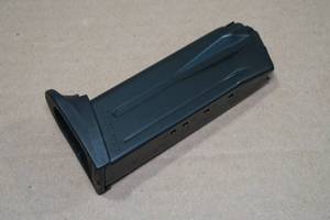 lot 43 image: Heckler & Koch 9 Round Magazine for P2000 .40 S&W Pistol