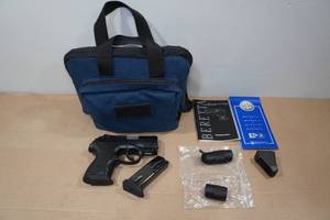 lot 55 image: Beretta PX4 Storm .40 S&W Semi-Auto Pistol - 2 Magazines