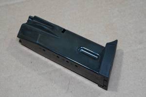lot 56 image: Beretta 10 Round Magazine for .40 S&W PX4 Storm Pistol