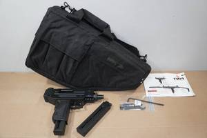 lot 61 image: IWI Uzi .22 LR Semi-Auto Pistol - 2 Magazines - Tactical Bag