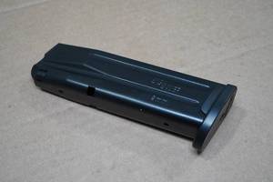 lot 83 image: Sig Sauer 17 Round Magazine for 9mm Pistol