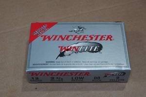 lot 230 image: 5 Winchester WinLite 12 Gauge 2-34 00 Buck Buckshot Shotshells