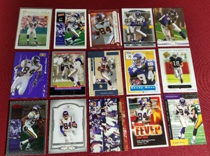 lot 2 image: (15) Randy Moss Cards