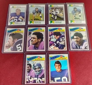 lot 15 image: (10) Vintage Vikings Cards - Includes Stars & HOFers