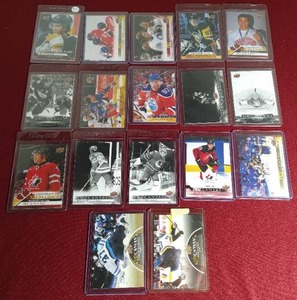 lot 25 image: (17) Upper Deck Canvas Hockey Cards - Includes Stars & Inserts