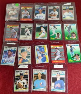 lot 132 image: (18) 1989 Fleer Baseball Cards - (3) HOFer Rookies