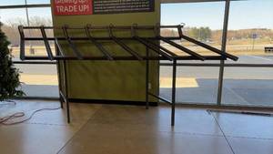 lot 14 image: Lindcraft Display Bike Rack for 8 Bikes
