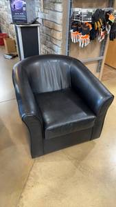 lot 54 image: Leggett and Platt Swivel Imitation Leather Chair