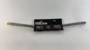 lot 163 image: RaceFace SIXC Carbon Riser Handlebar - 820mm, 20mm Rise