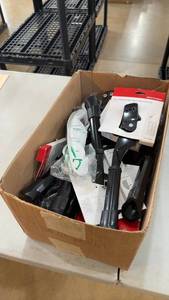 lot 173 image: Box of Direct Mount Kickstands by Bontrager and Greenfield