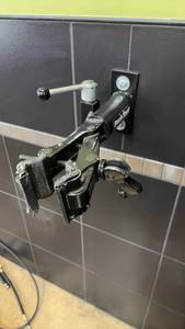 lot 304 image: Wall-Mounted Park Tool Repair Stand PRS-4W