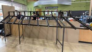 lot 43 image: Lindcraft Display Bike Rack for 10 Bikes