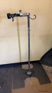 lot 807 image: Park Tool Repair Stand with Heavy Metal Base